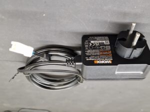 WA3766 Strømadapter med kabel (før 2021)